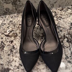 Life Stride Black Women's Heels cut out sides patent trim size 9.5M